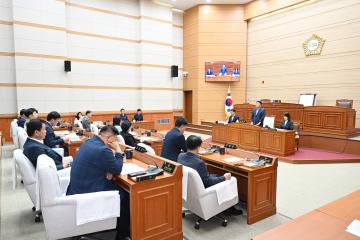2025년 행정사무감사 백영창 위원장 강평