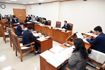 제270회 임시회 제1차 자치행정위원회