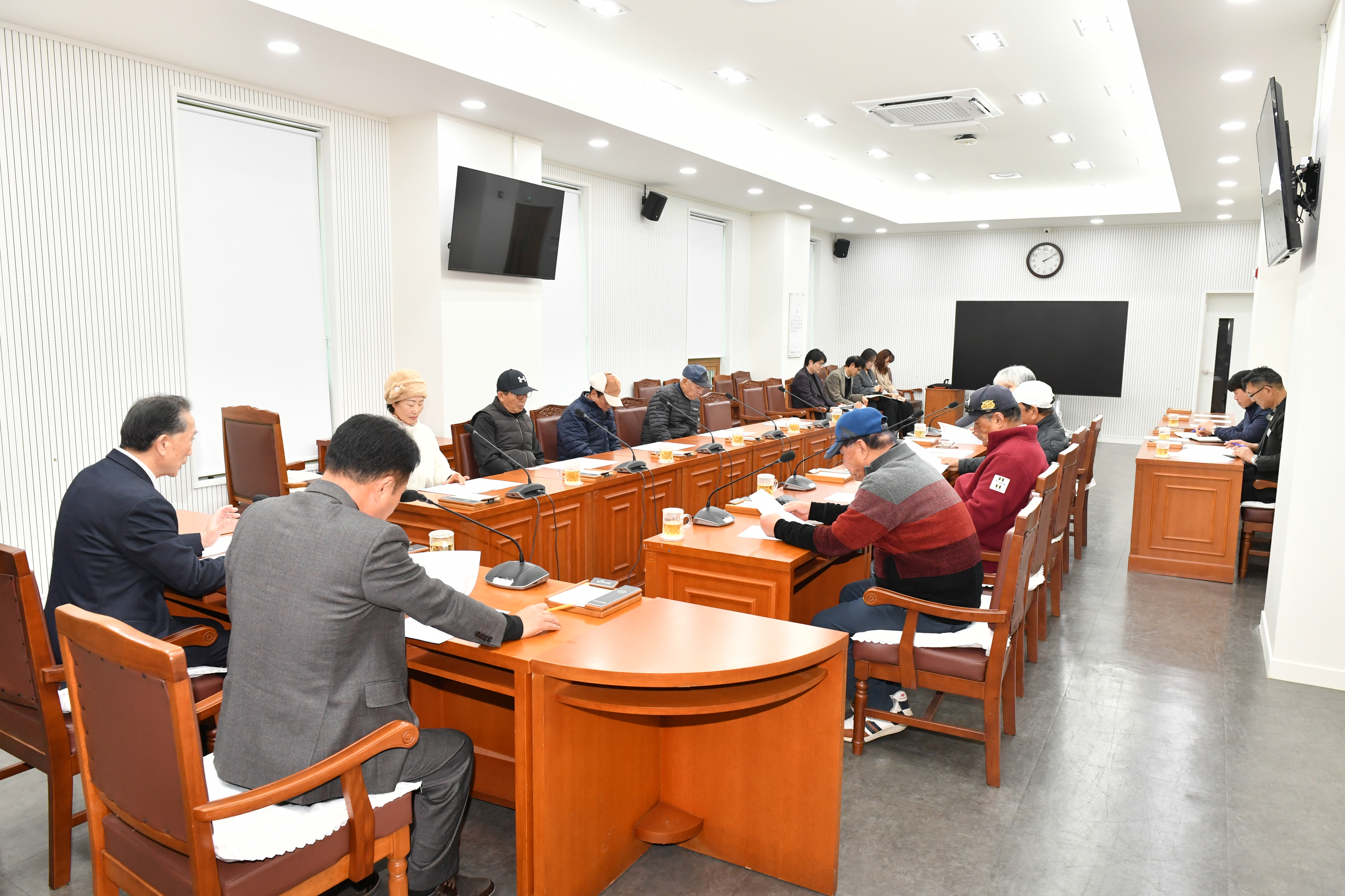 '보령시의회, 파크골프장 운영·관리 조례 제정 관련 간담회 개최' 게시글의 사진(2) '12. 17. 간담회 개최 사진2.JPG'